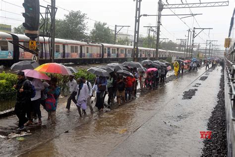 Mumbai: Rains - Flooded Sion railway station #Gallery - Social News XYZ