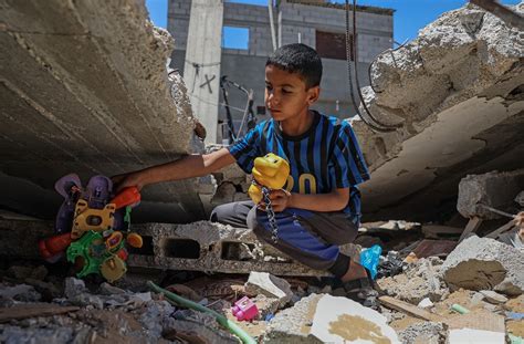 Puluhan Anak-Anak Palestina aksi di depan Markas UNICEF di Gaza ...