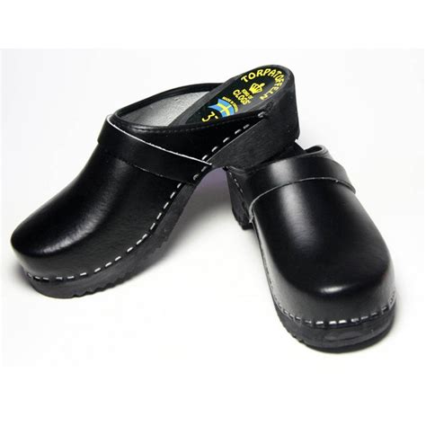 unisex-swedish-black-clogs-genuine