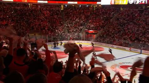 Hurricanes score: Thousands return to PNC Arena as Carolina Hurricanes clinch Game 1 with 5-2 ...