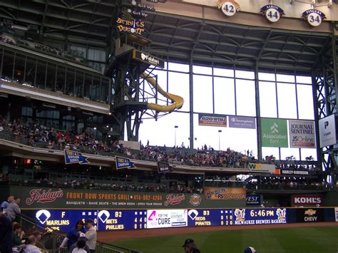 xoaqwepo: Milwaukee Brewers Stadium Slide