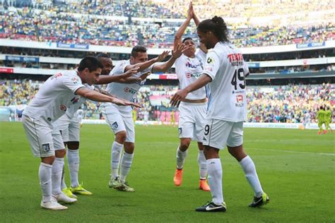 LIKE A BOSS: Ronaldinho receives standing ovation at Estadio Azteca ...