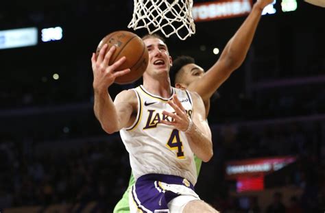 Alex Caruso shows his value when Lakers run out of 'quarterbacks' - Los ...