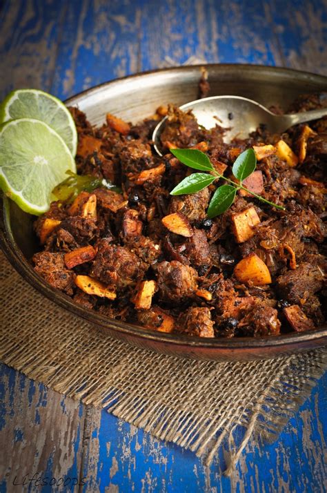 Life Scoops: Erachi Ullarthiyadu / Traditional Kerala Style Spiced Beef Roast with Coconut