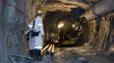 Deaths in South African mines fall to 51, lowest in a century - MINING.COM