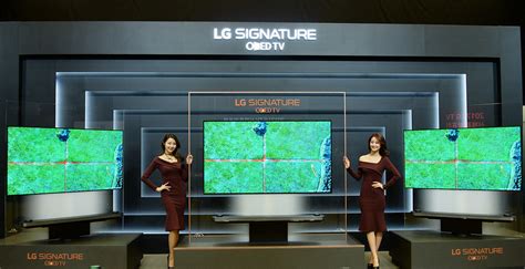 올레드/나노셀 기술 앞세운 「듀얼 프리미엄 전략」으로 TV 시장 공략 | 벽과 하나되는 65형 ‘LG 시… | Flickr