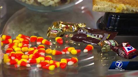 Halloween candy tips and tricks for Trick-or-Treating