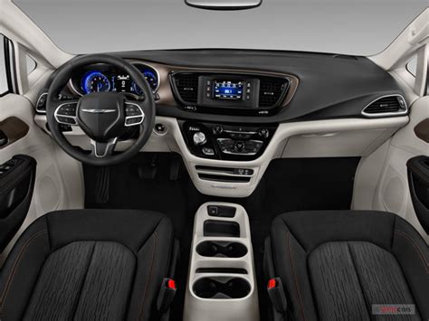 Chrysler Pacifica Interior 2018