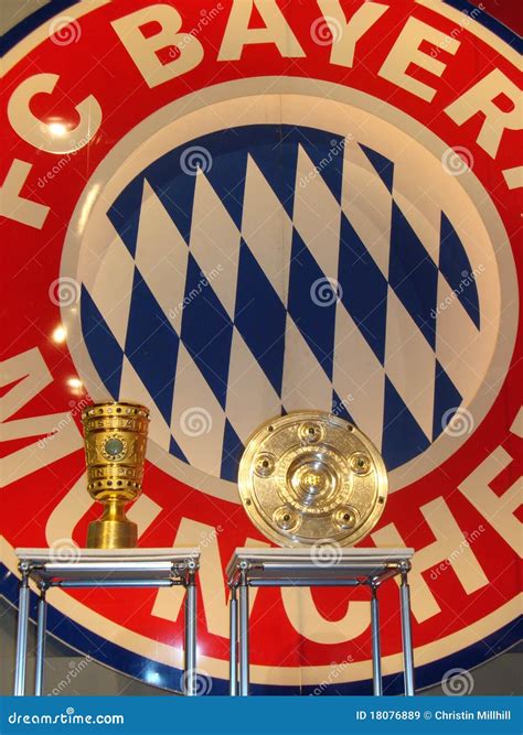 Bayern Munich Logo and Trophies Editorial Stock Image - Image of logo, pokal: 18076889