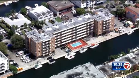 Apartment building deemed unsafe in North Miami Beach, residents told to leave – WSVN 7News ...