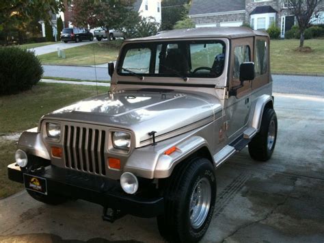 Jurassic Park Jeep #29 Replica