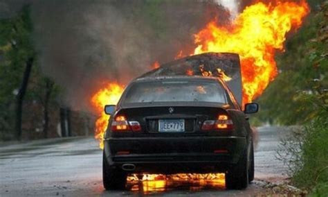 Motor Cars in Flames (45 pics) - Izismile.com