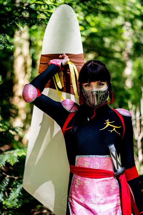 Sango Cosplay (InuYasha),#Sango#Cosplay | Cosplay anime, Female celebrity crush, Cosplay