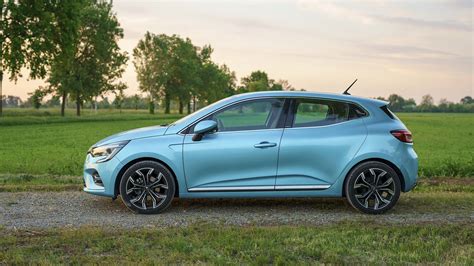 Proviamo la Renault Clio E-Tech Hybrid 2020: una piccola regina dei consumi