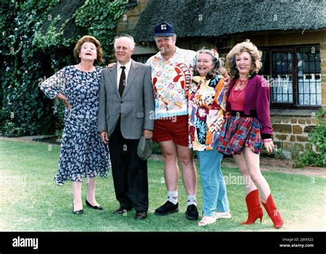 Keeping up appearances tv patricia routledge hi-res stock photography ...