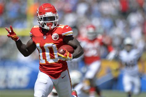 Tyreek Hill, Chiefs should be motivated to strike deal soon