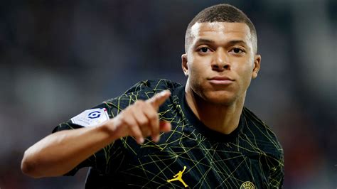 Kylian Mbappe: PSG accept world record £259m bid from Saudi club Al ...