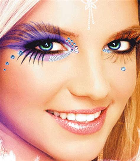 25 Eye-Catching Sparkly Makeup Ideas - Pretty Designs