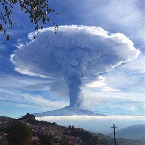 Etna show | Beautiful nature, Nature pictures, Nature