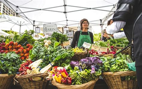 5 Benefits of Shopping at Your Local Farmers Market | Nutrition ...