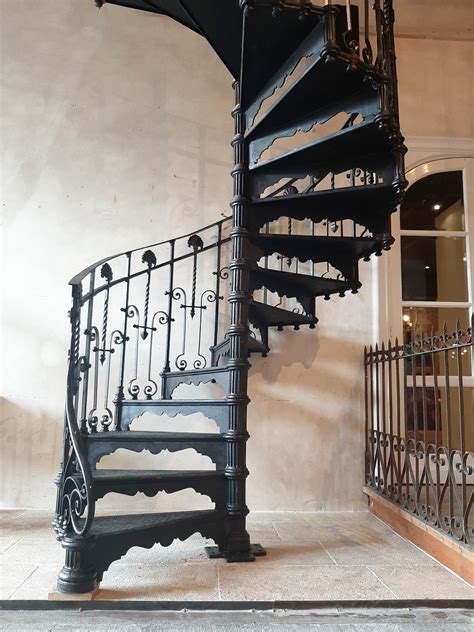 Antique French cast iron spiral staircase - Piet Jonker