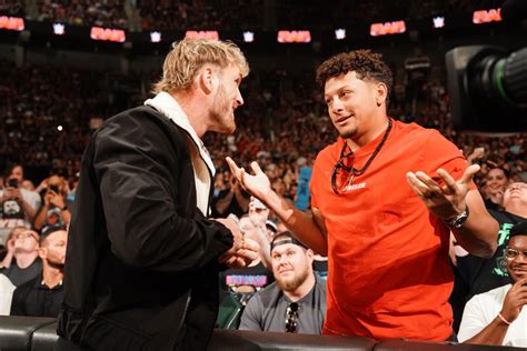 Patrick Mahomes Lends Logan Paul His Super Bowl Rings on WWE Raw to Use ...