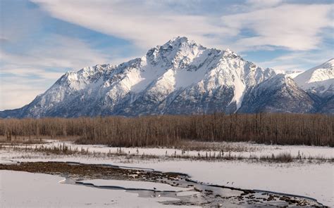 Download wallpaper 3840x2400 mountain, snow, trees, river, winter 4k ultra hd 16:10 hd background