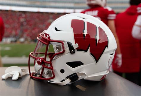 Wisconsin Athletics: New Hall of Fame Inductee, Freshmen Football ...