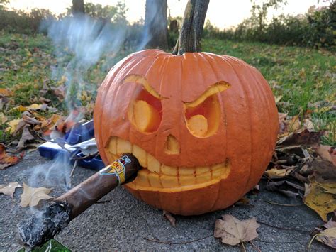 [Pumpkin Contest] Made Myself A Smoking Buddy! : cigars