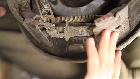 How To Adjust Your Drum Brakes - YouTube