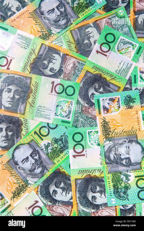 Currecny - Australian one hundred dollar notes ($100 Stock Photo - Alamy