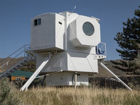 Man Built a Tiny Home That Looks Like a Lunar Lander - Business Insider