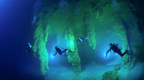 Ways To Explore The Great Blue Hole — Belize Happy Adventures | Expert ...