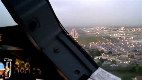 Qantas A380 Cockpit Landing - YouTube