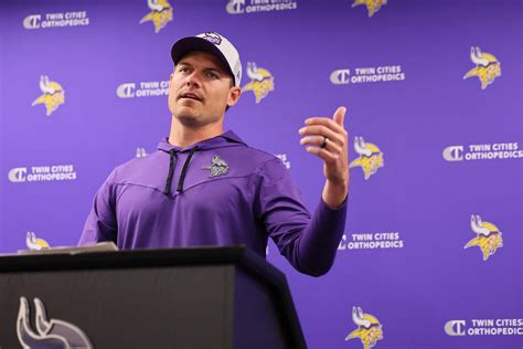 Vikings HC Kevin O'Connell provides update on injured tight end | Sporting News