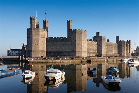 caernarfon-castle-sm - Welcome to Caernarfon.com, visitor information ...