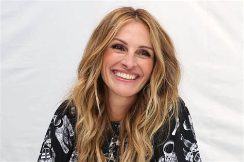 Julia Roberts - "Wonder" Press Conference in London 11/05/2017 • CelebMafia