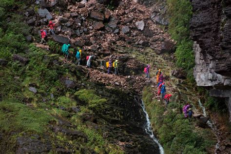 Six-day hike draws tourists to Venezuela's 'Lost World' - Mount Roraima - The Globe and Mail