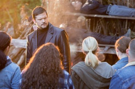 Grimm: NBC Teases Mid-Season Debut with Surprise Return - canceled ...