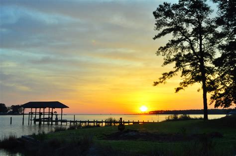 Old Cove Road, Old Cove Rd, Cobbs Creek, VA, USA Sunrise Sunset Times