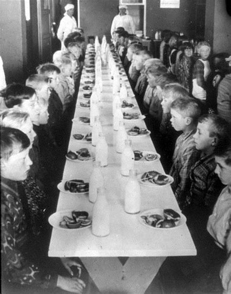 The Worst of British Cooking: School Food in the 1950's | Delishably