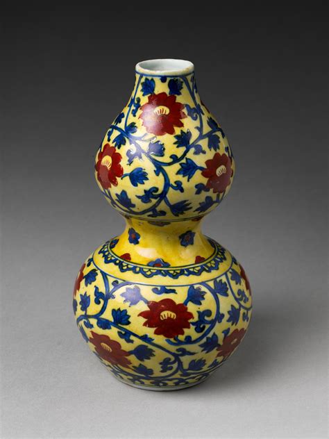 Vase | China | Ming dynasty (1368–1644), Jiajing mark and period (1522 ...