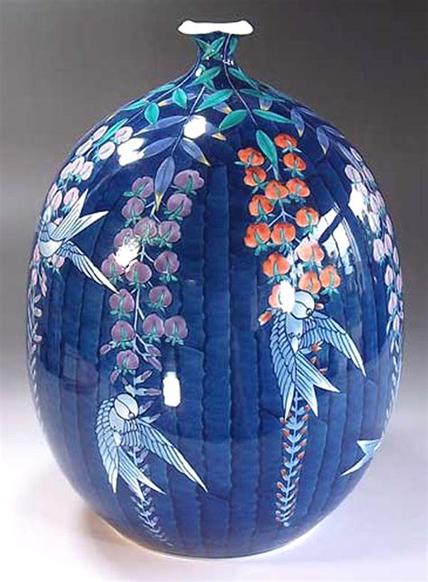 Fujii Kinsai Arita Japan - Iro Nabeshima style Wisteria & Swallow Vase ...