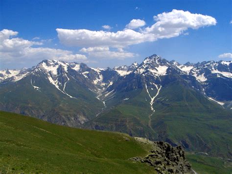 File:Tajik mountains edit.jpg - Wikipedia