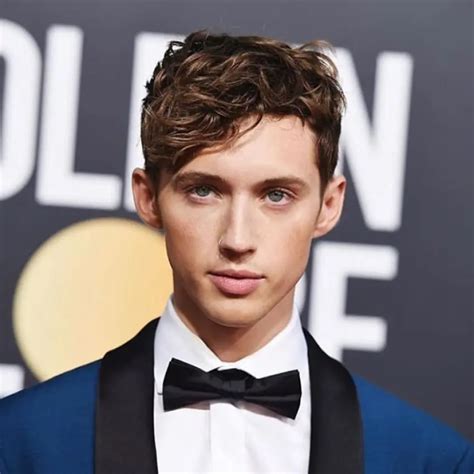 Troye Sivan: Who is His Boyfriend? Net Worth, Age, Height, Songs, Bio