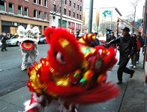 Dance of the Fire Lion and Snow Lion stands by, Seattle In… | Flickr