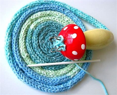 Nikki's Studio: Spool Knitting - Great Intro for Kids