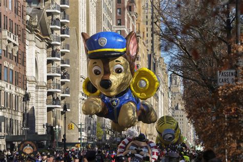 Balloons, bands and Santa: Macy’s Thanksgiving Day Parade ushers in holiday season in New York ...