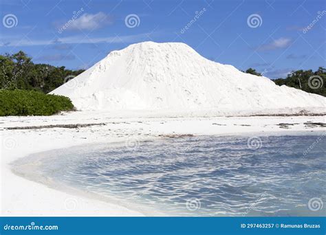 Little Stirrup Cay Beach Sand Stock Image - Image of brought, hill ...