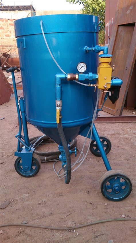 P7-301R Portable Sand Blasting Machine, सुवाहय विस्फोट मशीन - Abrablast Equipment Private ...